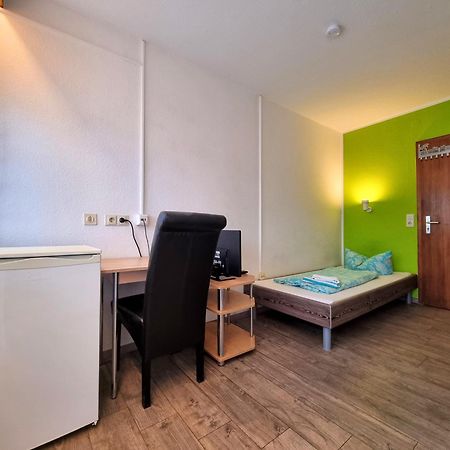 Monteurzimmer - คาร์ลสบาด ภายนอก รูปภาพ
