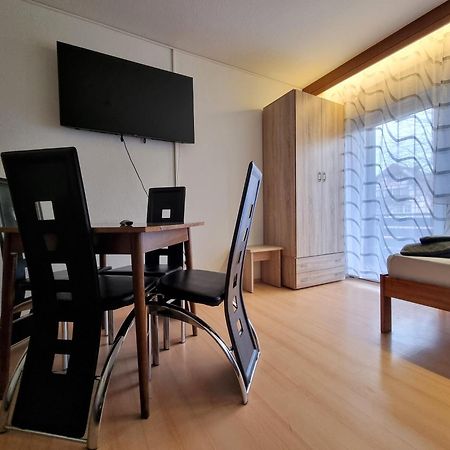 Monteurzimmer - คาร์ลสบาด ภายนอก รูปภาพ