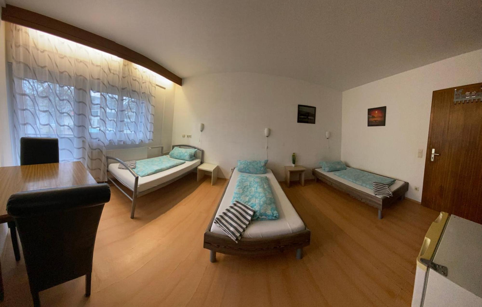 Monteurzimmer - คาร์ลสบาด ภายนอก รูปภาพ