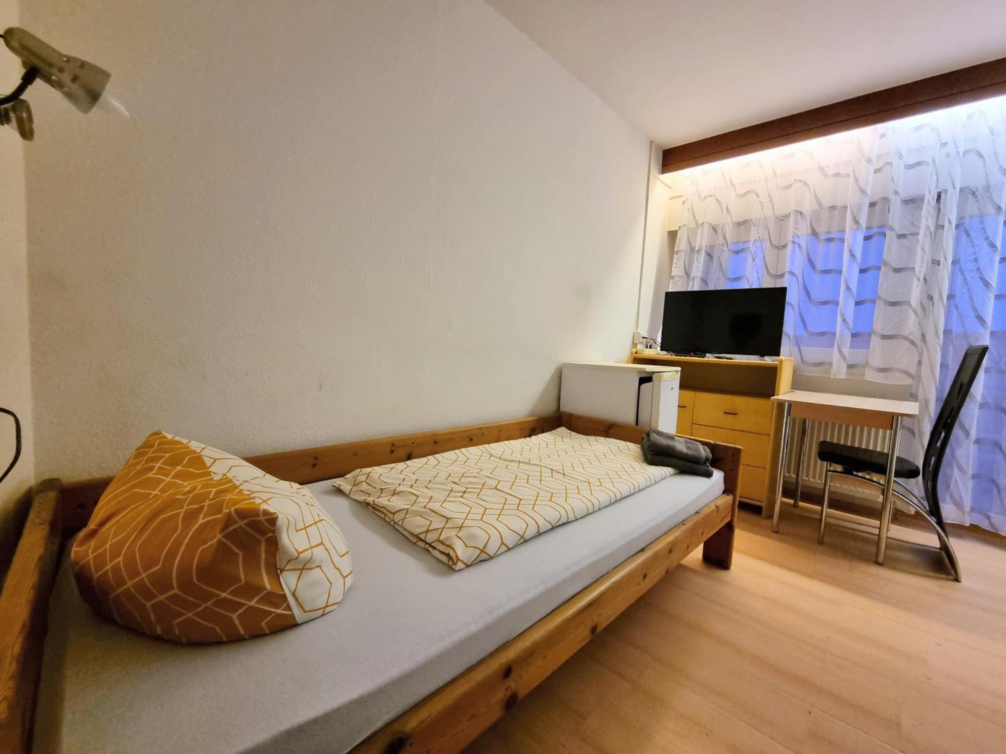 Monteurzimmer - คาร์ลสบาด ภายนอก รูปภาพ