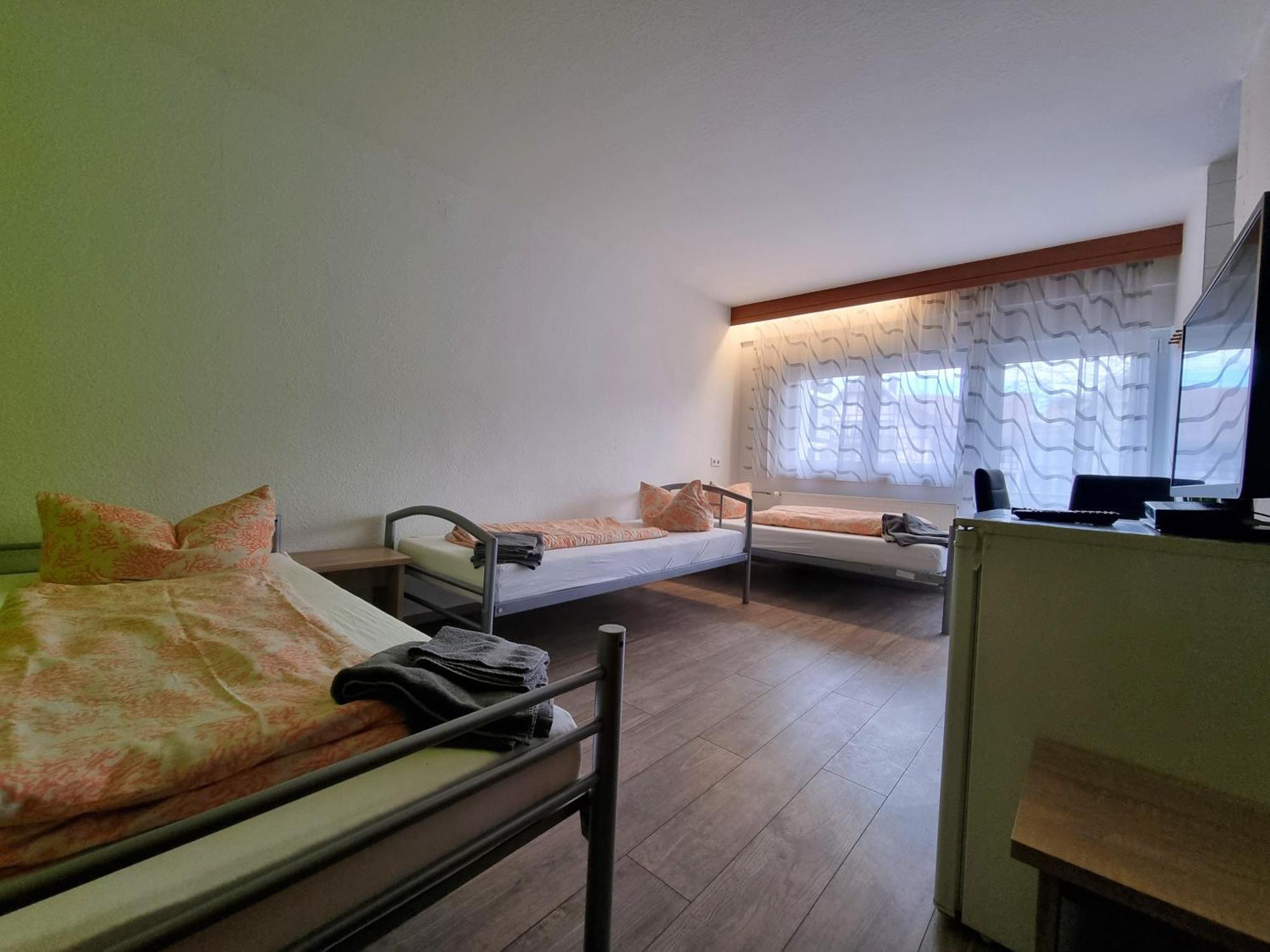 Monteurzimmer - คาร์ลสบาด ภายนอก รูปภาพ