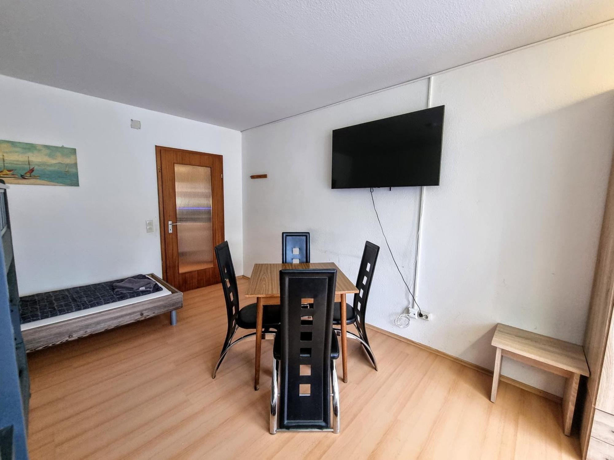 Monteurzimmer - คาร์ลสบาด ภายนอก รูปภาพ