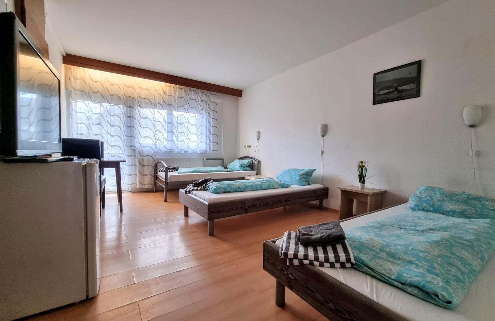 Monteurzimmer - คาร์ลสบาด ภายนอก รูปภาพ