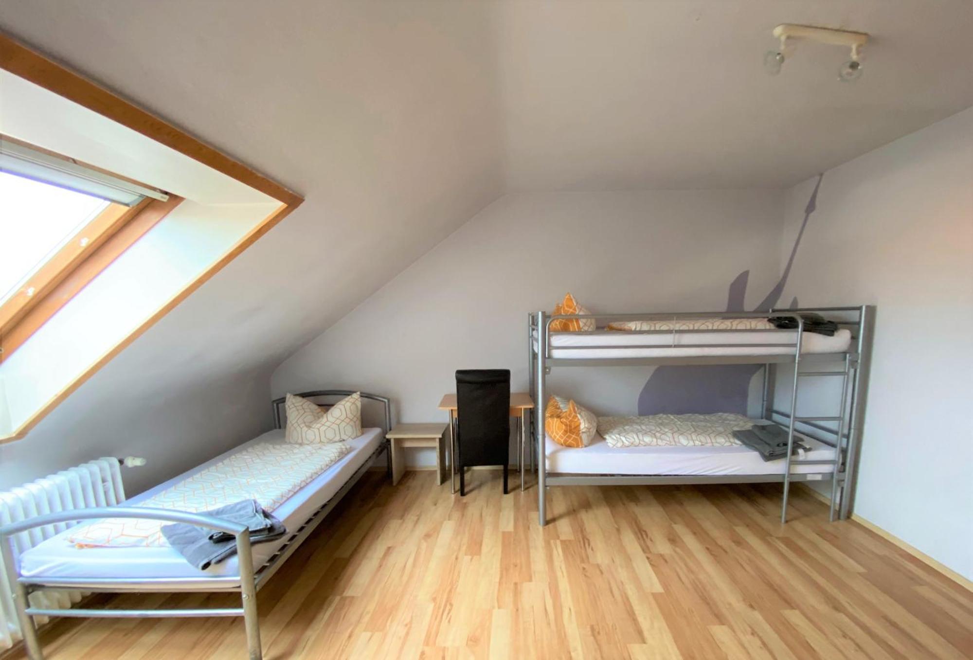 Monteurzimmer - คาร์ลสบาด ภายนอก รูปภาพ