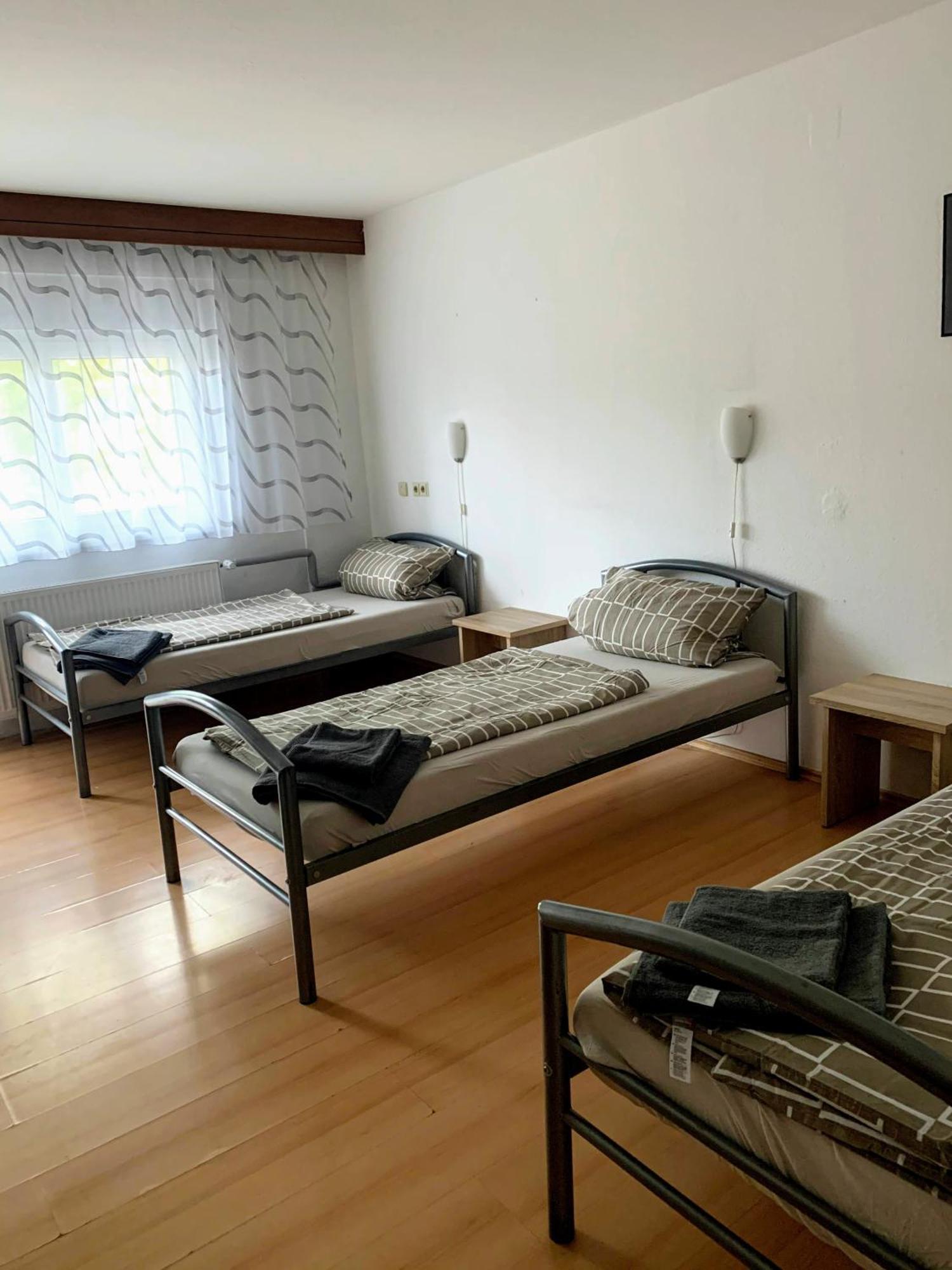 Monteurzimmer - คาร์ลสบาด ภายนอก รูปภาพ