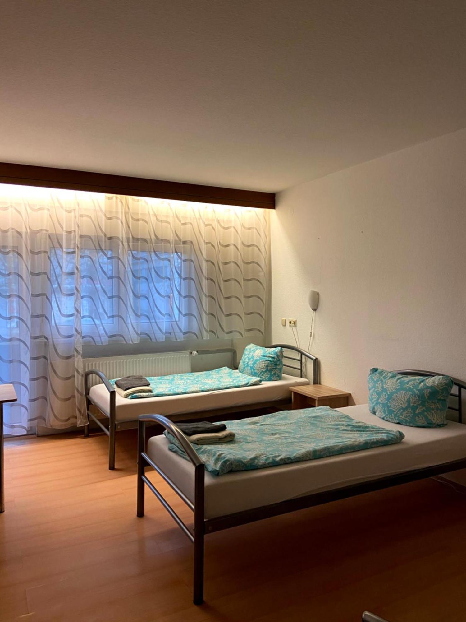 Monteurzimmer - คาร์ลสบาด ภายนอก รูปภาพ